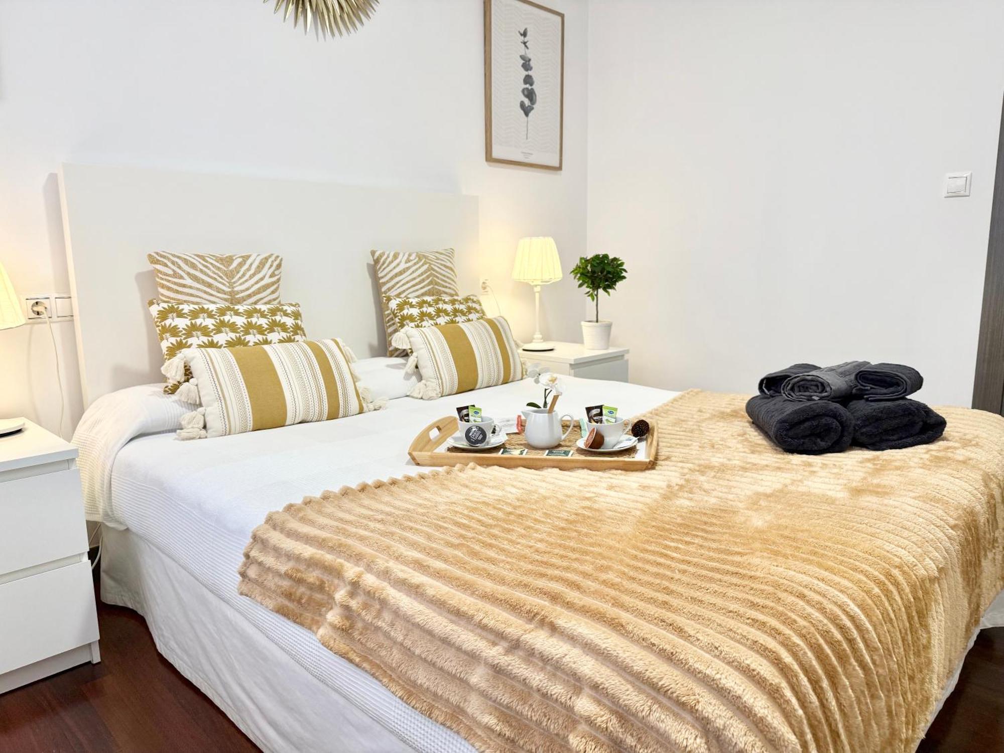 Castro Holidays - Centrico Piscina Urbanizacion Garaje Gratis Кастро-Урдиалес Экстерьер фото