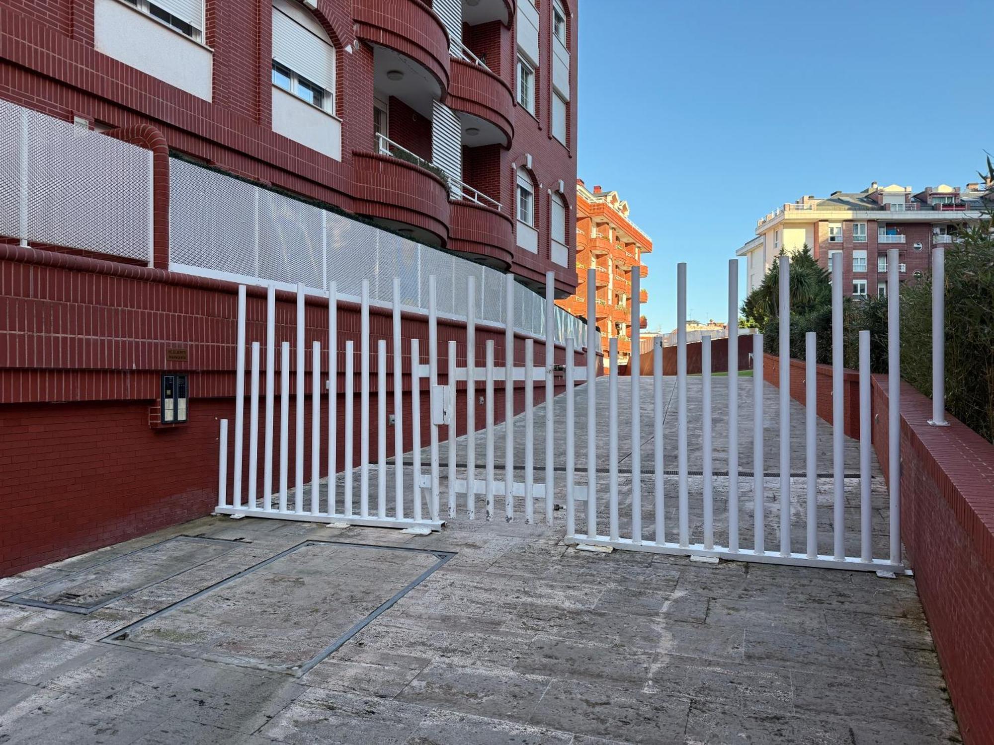 Castro Holidays - Centrico Piscina Urbanizacion Garaje Gratis Кастро-Урдиалес Экстерьер фото