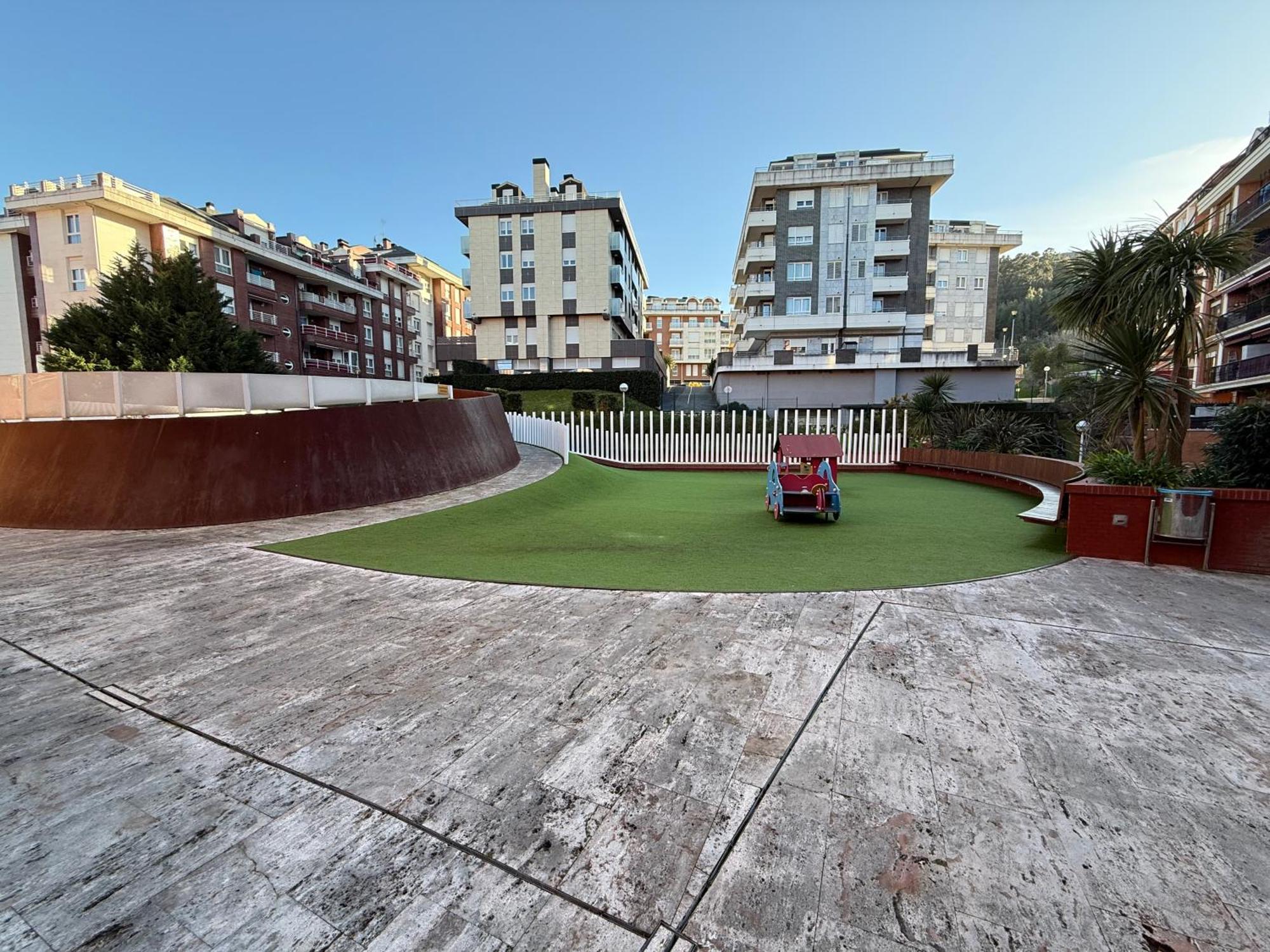 Castro Holidays - Centrico Piscina Urbanizacion Garaje Gratis Кастро-Урдиалес Экстерьер фото